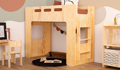 Hochbett aus Kiefernsperrholz in lackierter Holzfarbe